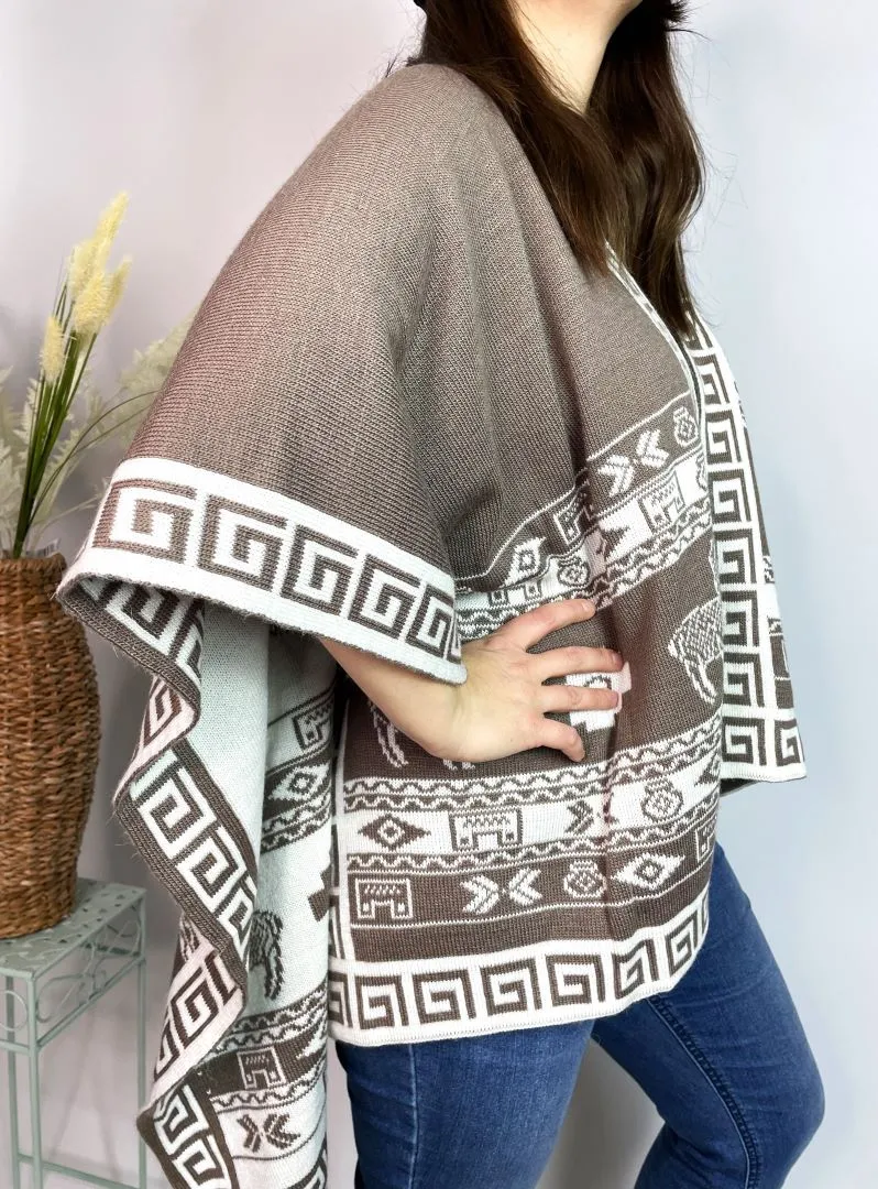 Alpaca Reversible Shawl - Women's Ruana Wrap - Beige and Ivory, Peru