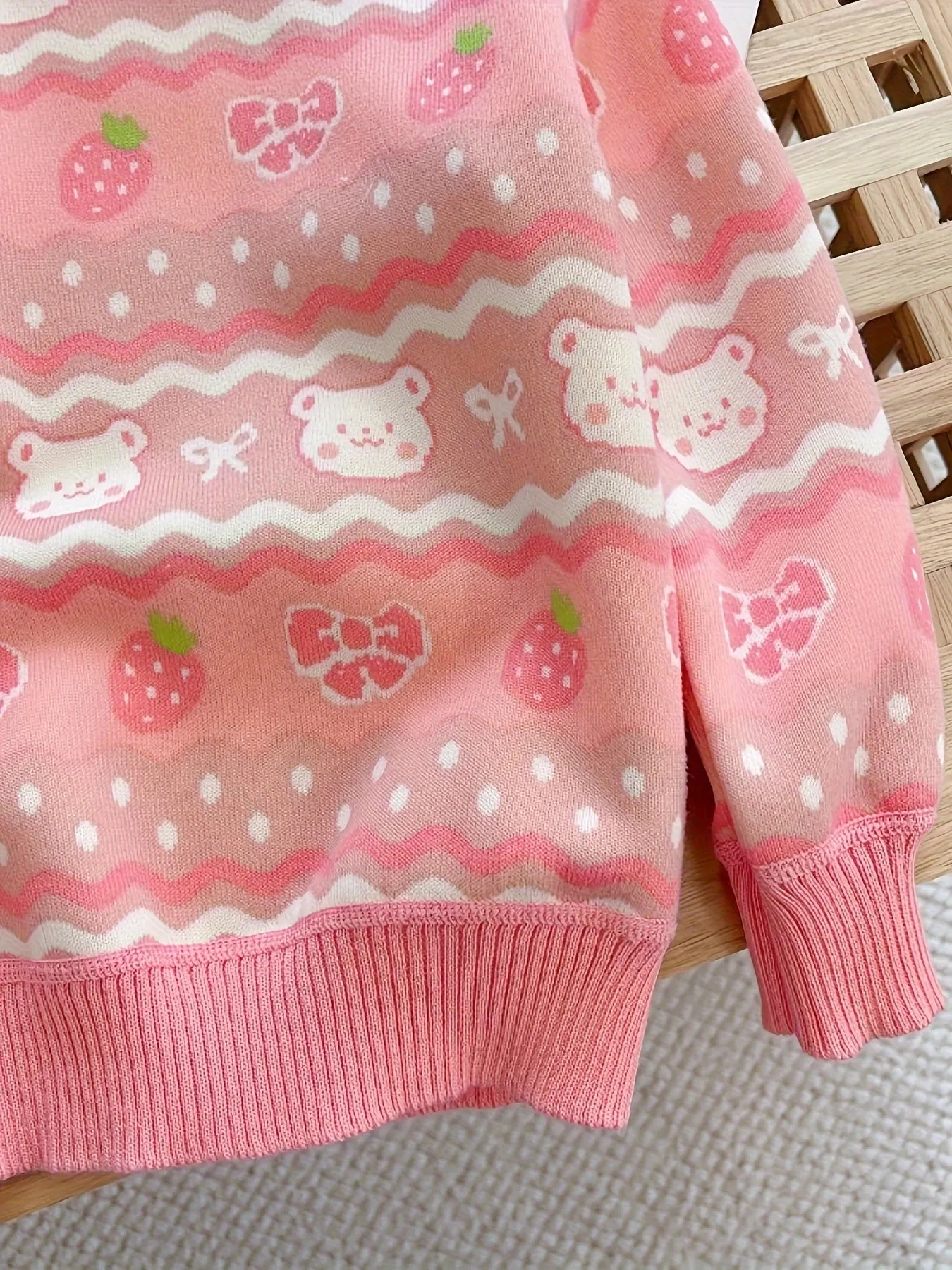 Girls Cozy Cartoon Bowknot & Bear Pattern Round Neck Thermal Lined Knit Sweater - Soft, Warm, and Breathable - Perfect for Autumn and Winter Season