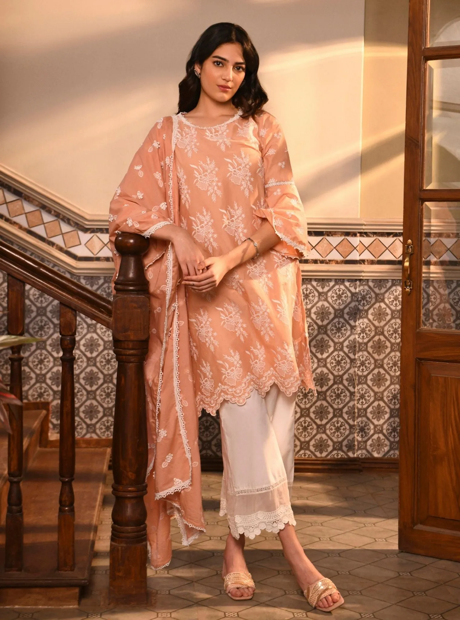 Mulmul Cotton Anisa Peach Kurta With Mulmul Cotton Floral Lace Flared White Pant