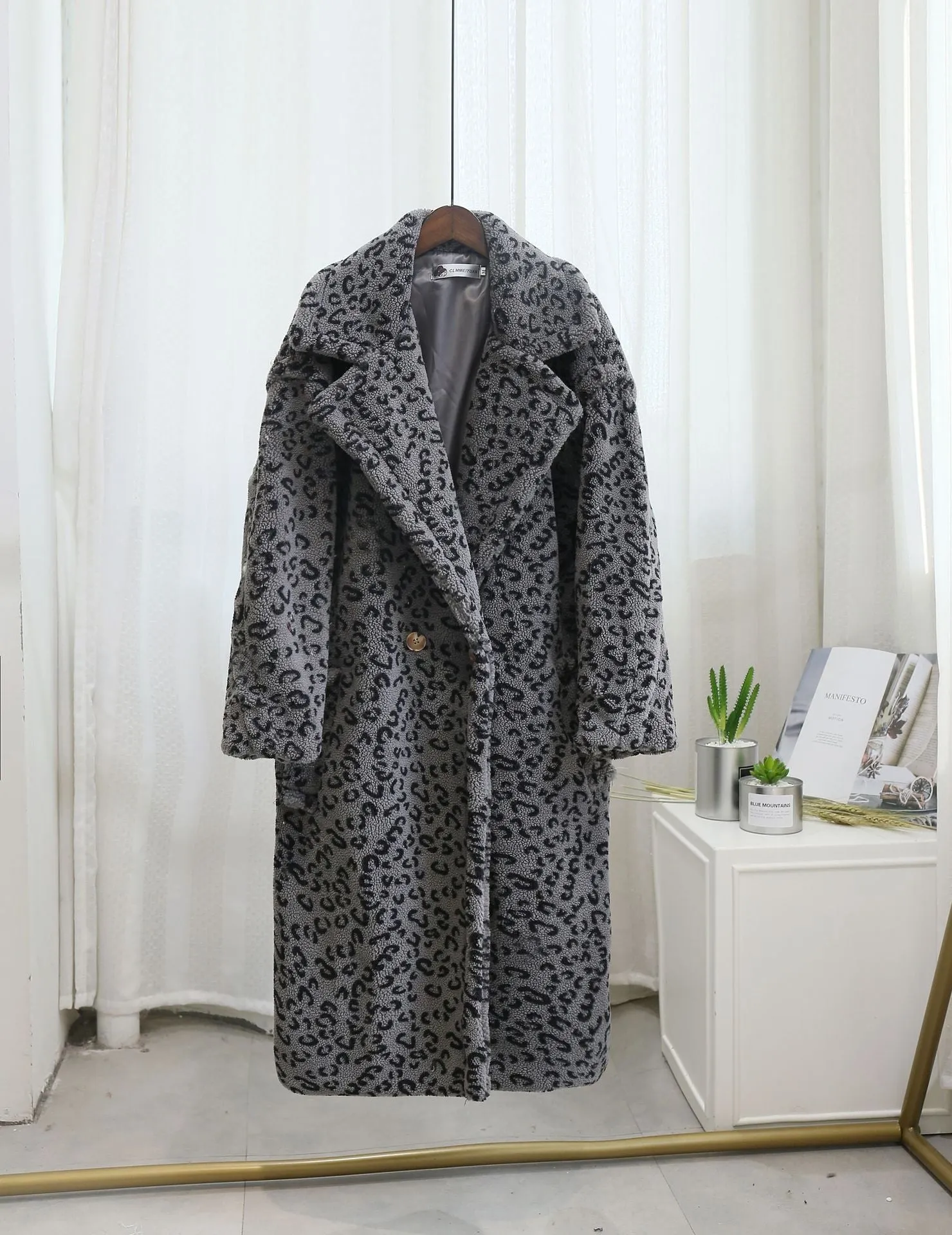 Pre Order:  Leopard Print Faux Fur Thick Coat