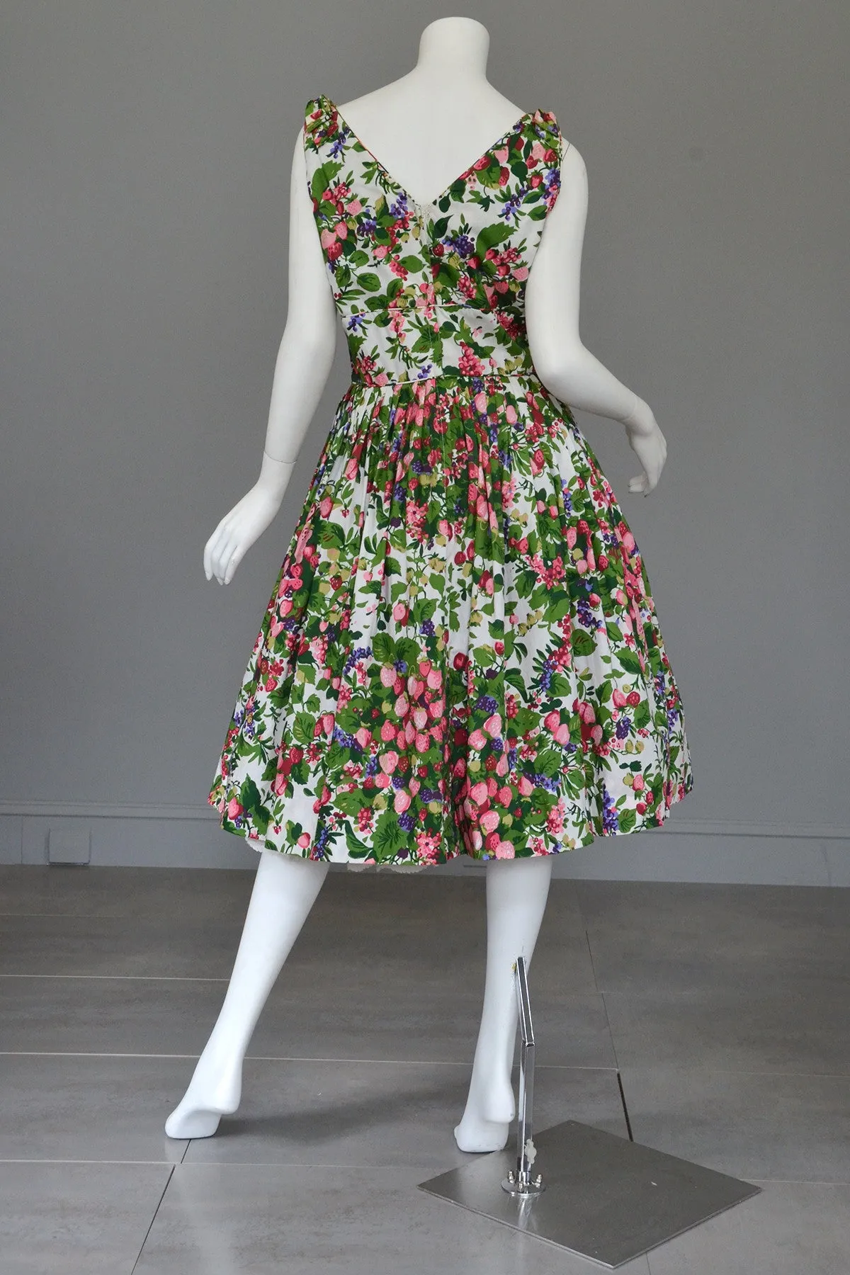 Vintage 50s 60s Strawberry Novelty Print Fit and Flare Dress