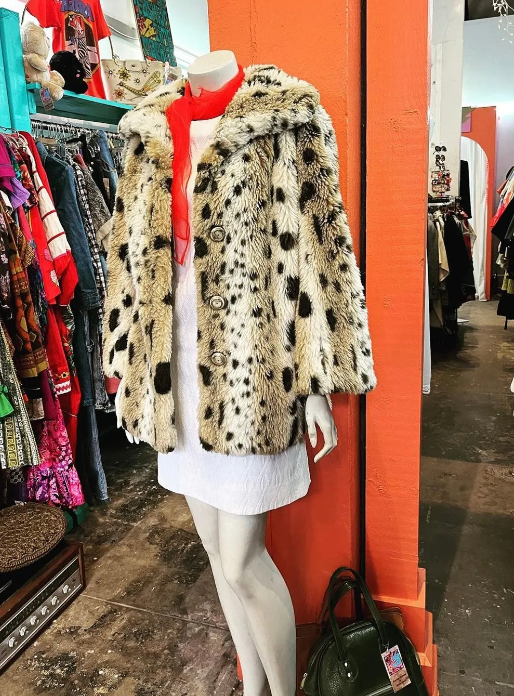 Vintage 60s 70s Leopard | Faux Fur Glam Pinup Bohemian Teddybear Coat